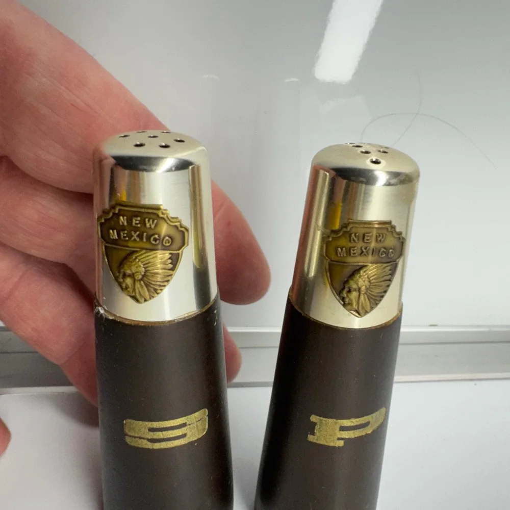 Vintage New Mexico Salt Pepper‎ Shakers Native American Chief Brown Gold Tone